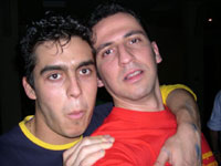 Alex e Ricky - Emi-Manu-Sandro degree party - 02/04/004 - Clicca per ingrandire