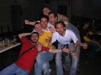 La Piazza - Emi-Manu-Sandro degree party - 02/04/004 - Clicca per ingrandire