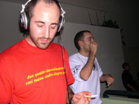 Yuri - Emi-Manu-Sandro degree party - 02/04/004 - Clicca per ingrandire